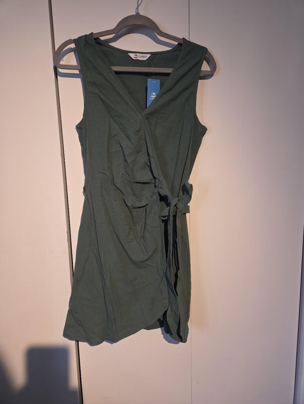 Cupshe Green Wrap Sleeveless Dress - Elegant Summer Style